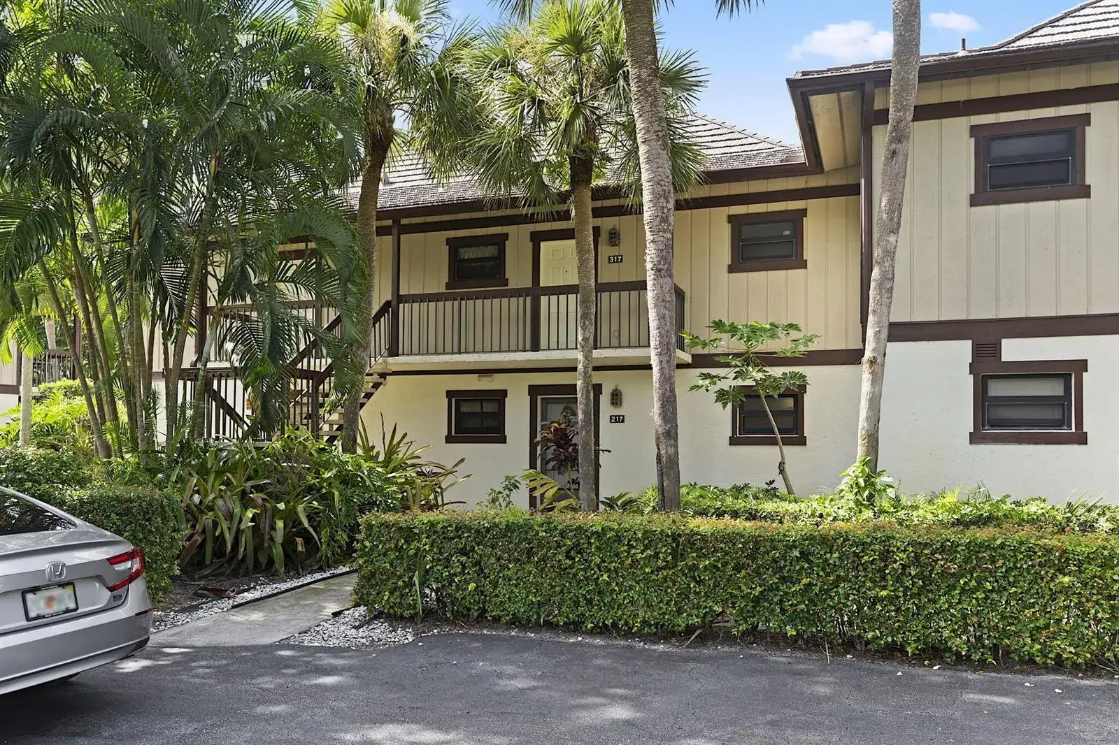 1 bedroom 1 bath Residential Lease for rent at 13334 Polo Club Road # 317, Wellington FL 33414