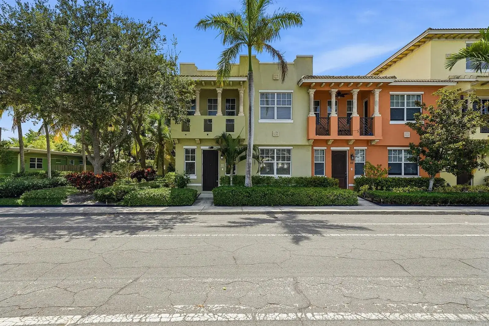 3 bedroom 2 bath Residential for sale at 219 N L Street # 100, FL 33460