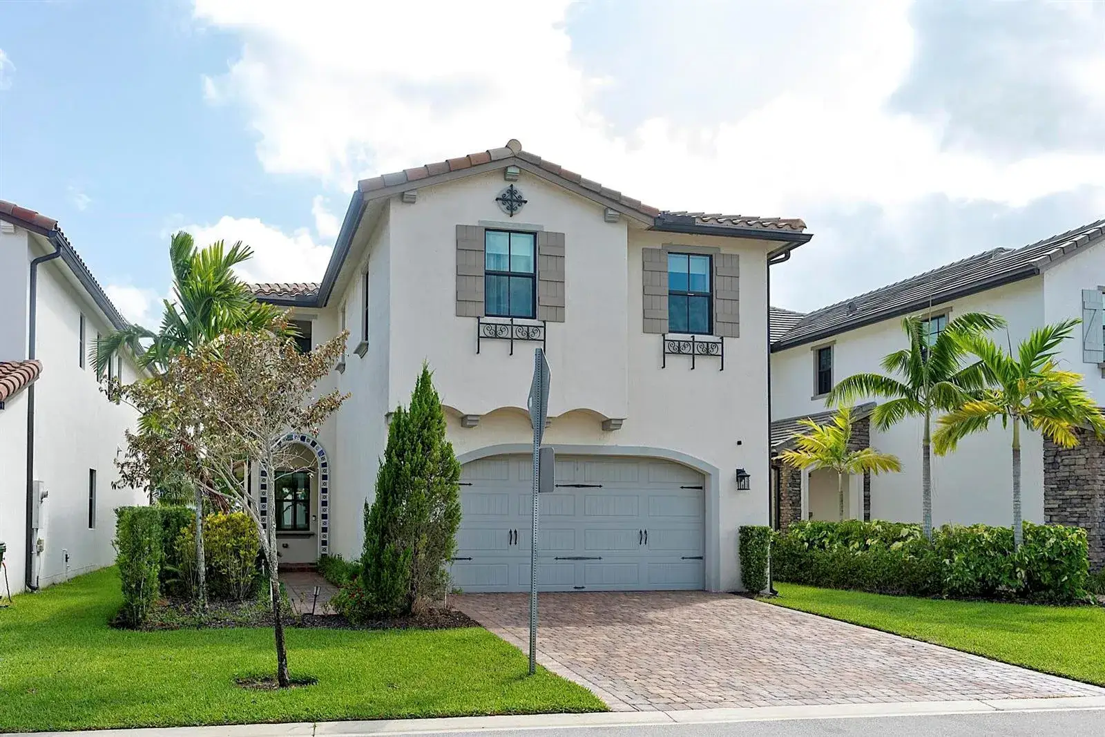 4 bedroom 3 bath Residential for sale at 11824 SW 13th Court, Pembroke Pines FL 33025