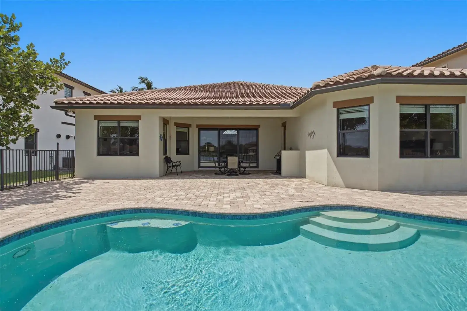 4 bedroom 3 bath Residential for sale at 11513 NW 81st Place, Parkland FL 33076
