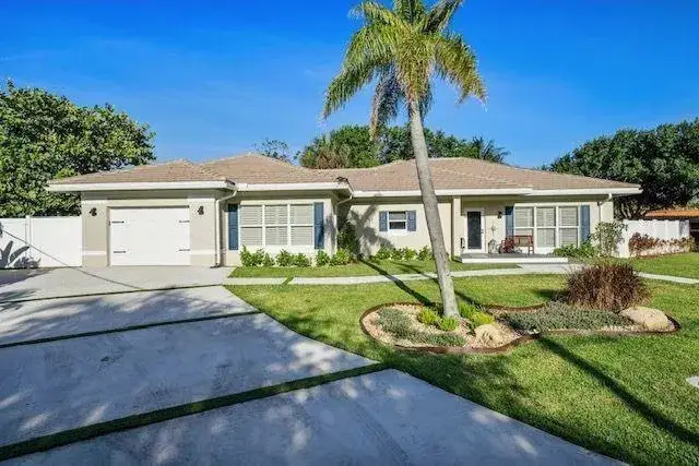 4 bedroom 2 bath Residential for sale at 2622 NE 27TH Avenue, Lighthouse Point FL 33064