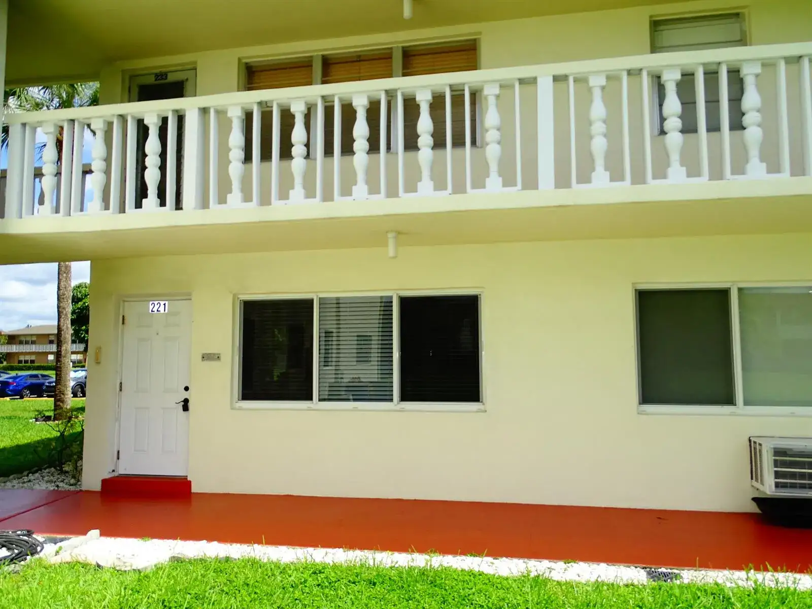 1 bedroom 1 bath Residential for sale at 221 N Norwich J, West Palm Beach FL 33417