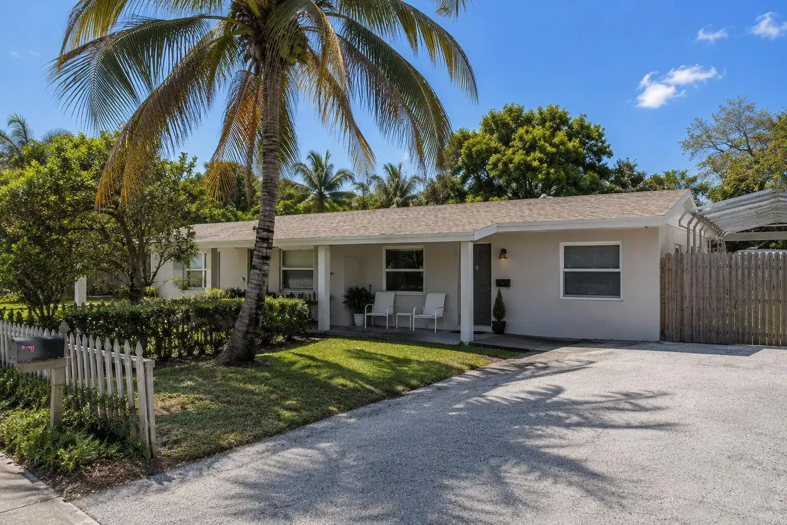 1 bedroom 1 bath Residential Lease for rent at 101 SW 3rd Avenue, Boca Raton FL 33432