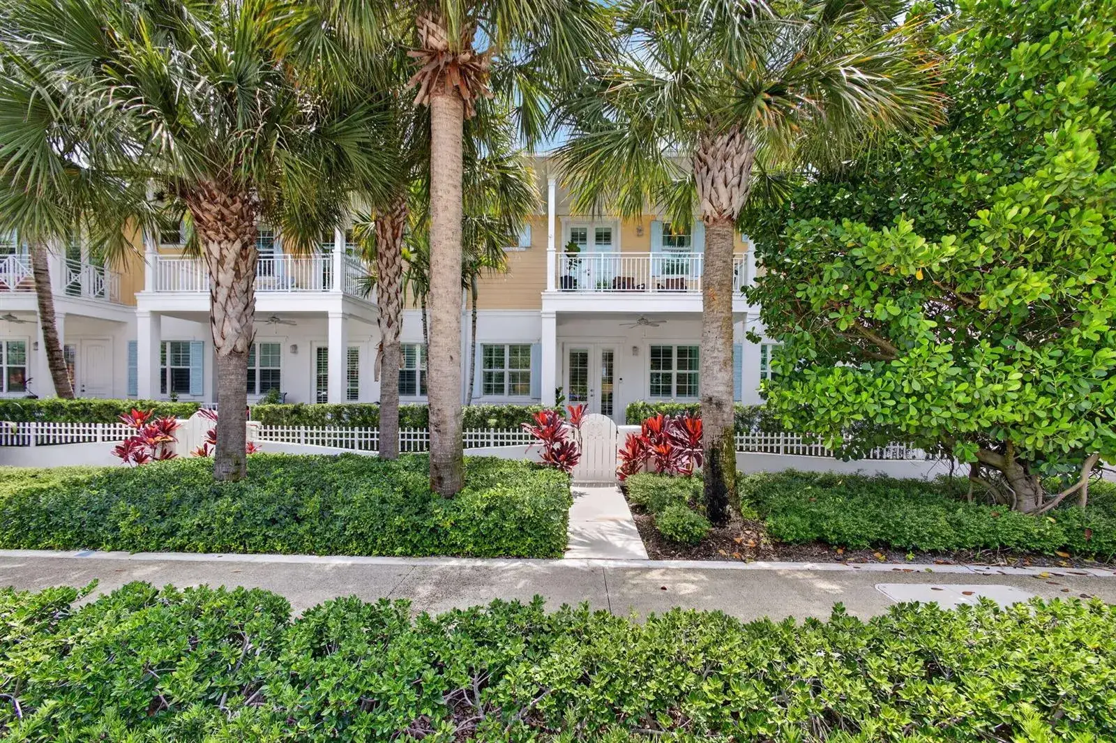 3 bedroom 2 bath Residential for sale at 131 INLET WATERS Circle, Jupiter FL 33477