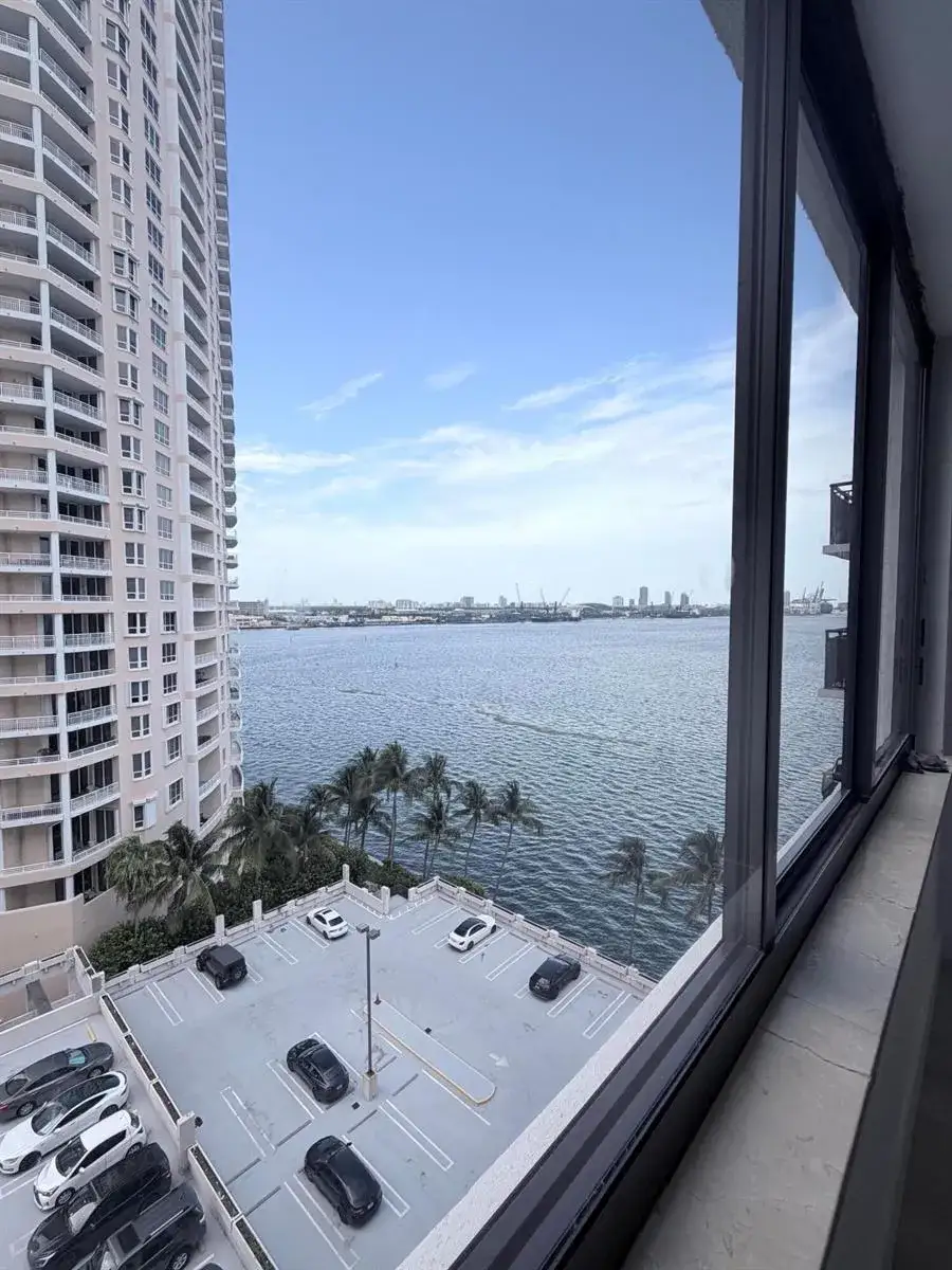 1 bedroom 1 bath Residential Lease for rent at 540 Brickell Key Drive # 1224, Miami FL 33131