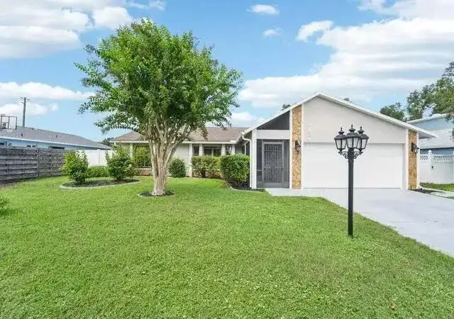 8124 GLENBROOKE Place, Sarasota FL 34243