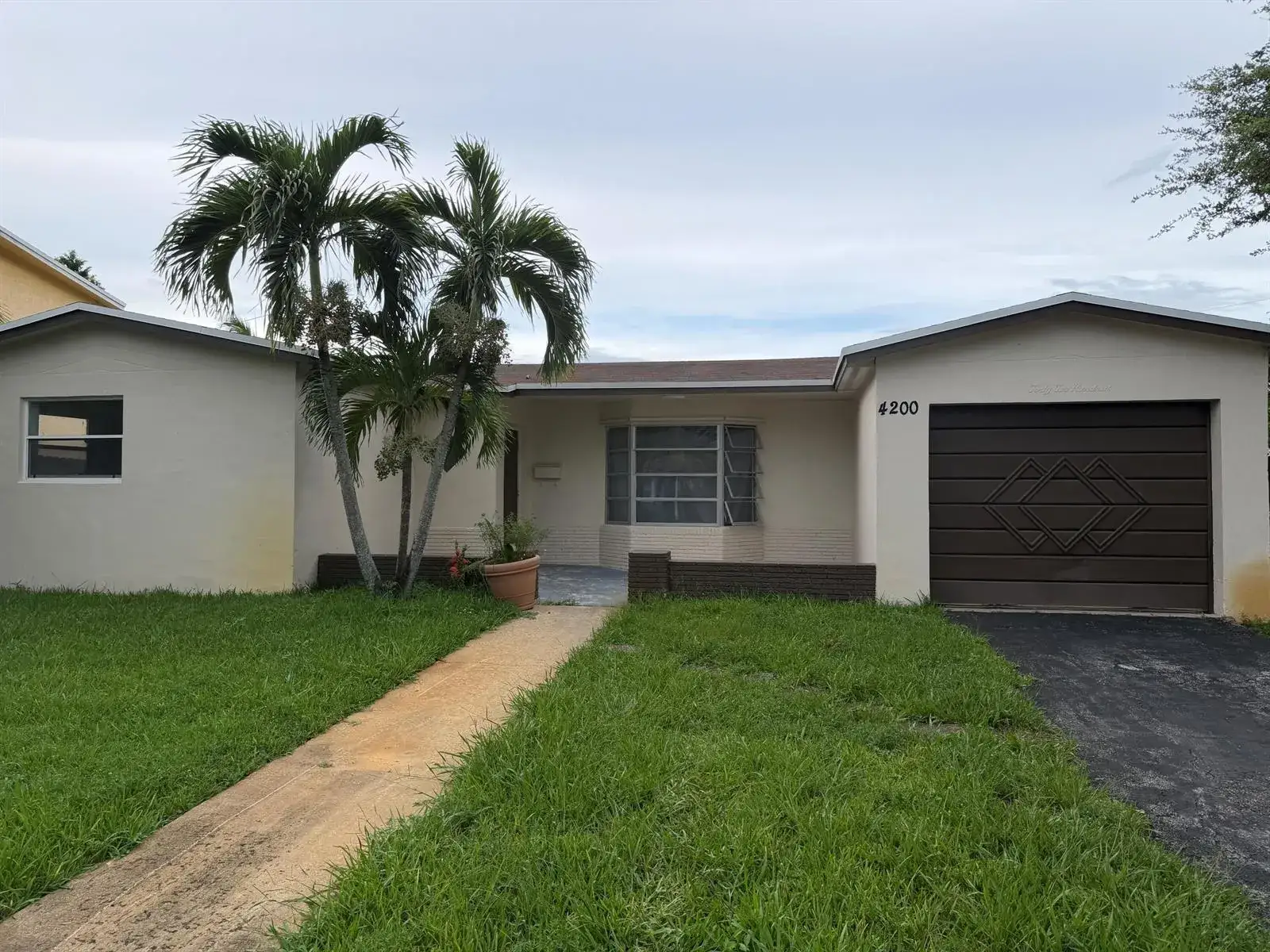4200 NW 37TH Terrace, Fort Lauderdale FL 33309