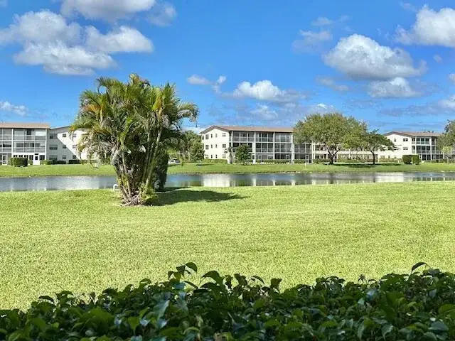 1 bedroom 1 bath Residential for sale at 134 Brighton D, Boca Raton FL 33434