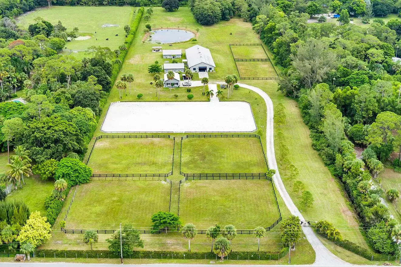 4 bedroom 4 bath Residential Lease for rent at 2770 E Road, FL 33470