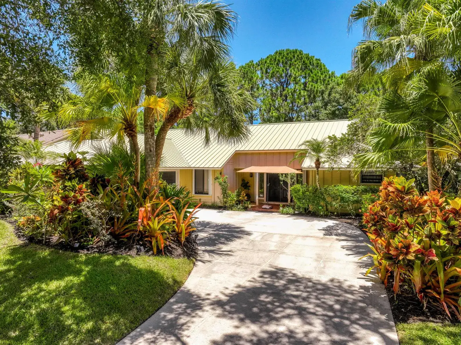 3 bedroom 2 bath Residential for sale at 18828 Still Lake Drive, Jupiter FL 33458