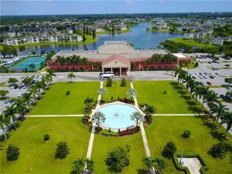 1 bedroom 1 bath Residential for sale at 2070 Wolverton D # 2070, Boca Raton FL 33434
