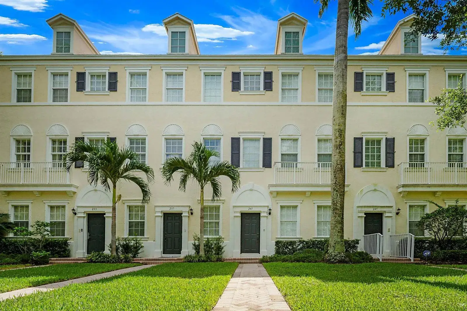 2 bedroom 2 bath Residential Lease for rent at 241 E THATCH PALM Circle E, Jupiter FL 33458