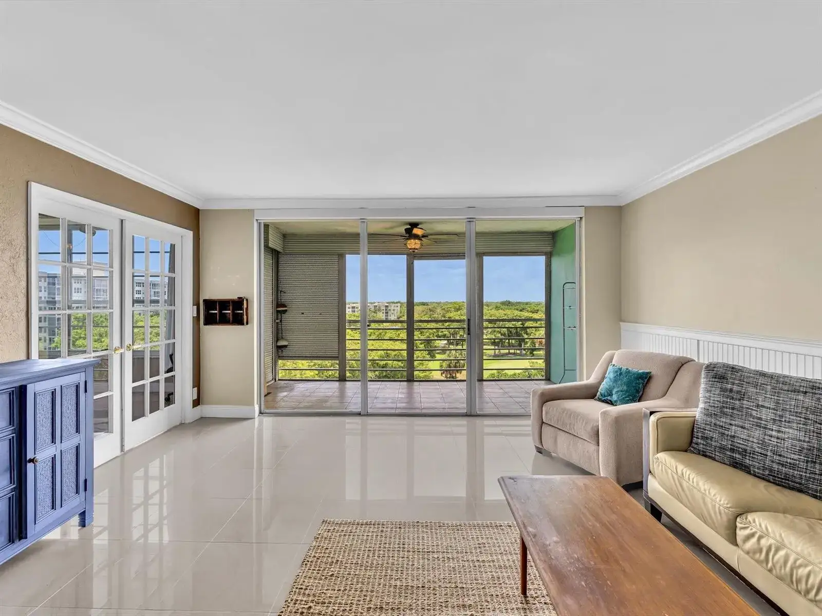 3 bedroom 2 bath Residential for sale at 605 OAKS Drive # 810, Pompano Beach FL 33069