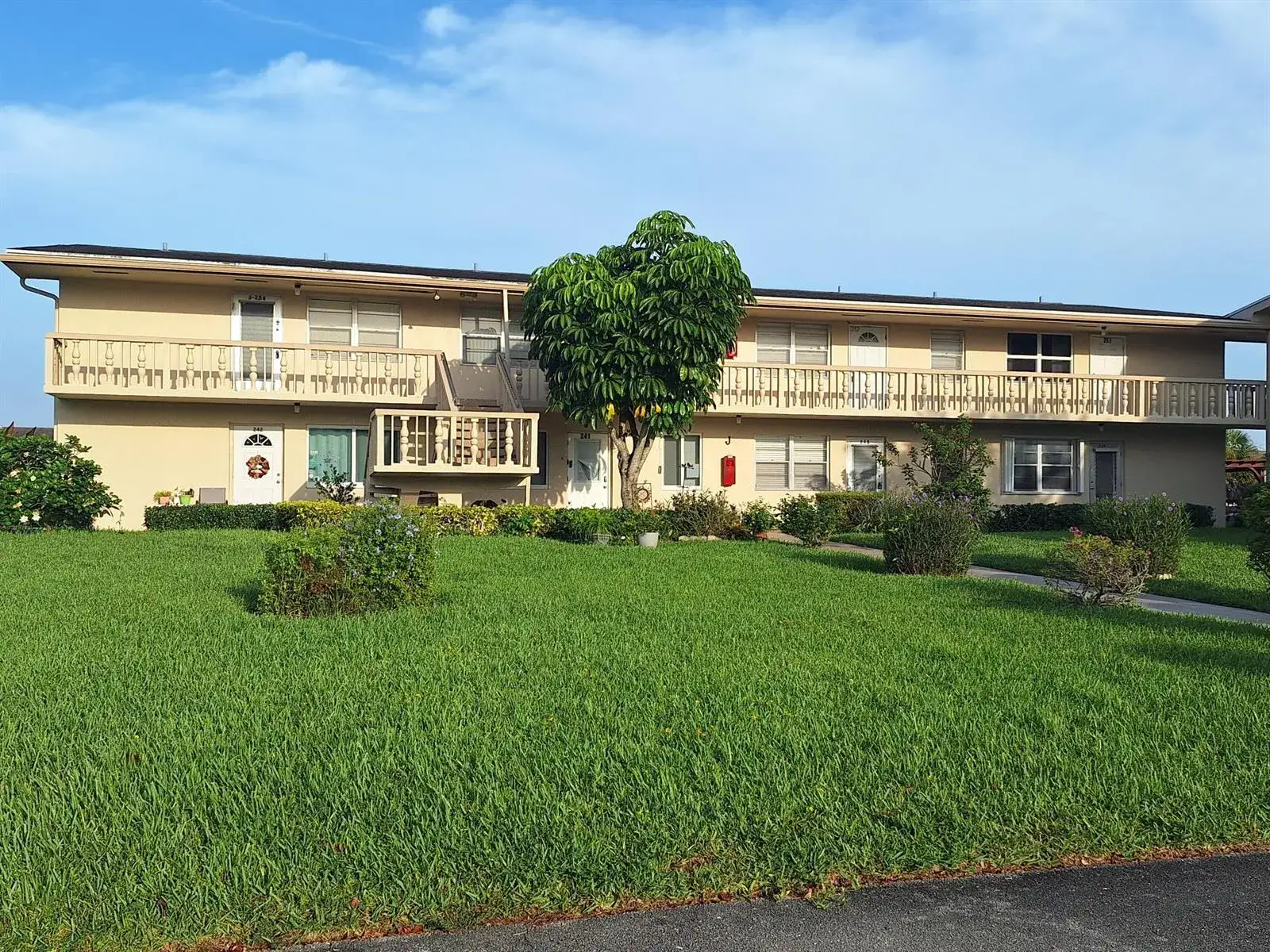 2 bedroom 1 bath Residential for sale at 252 BEDFORD J # 252, West Palm Beach FL 33417