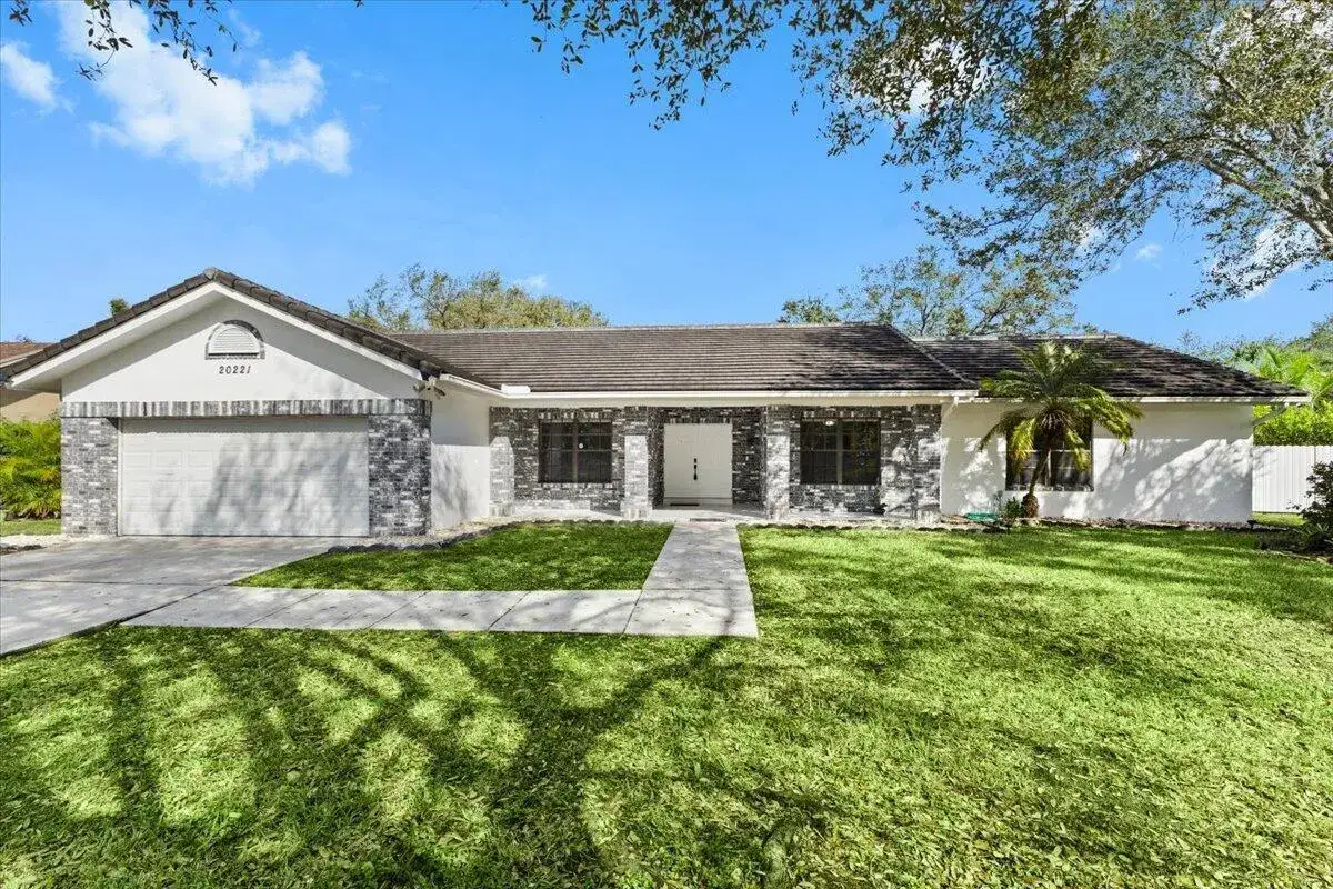 3 bedroom 2 bath Residential for sale at 20221 NW 8TH Street, Pembroke Pines FL 33029