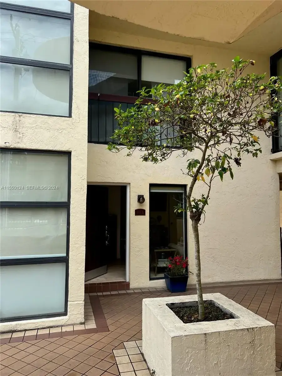 3 bedroom 2 bath Residential for sale at 2430 Brickell Avenue, Miami FL 33129