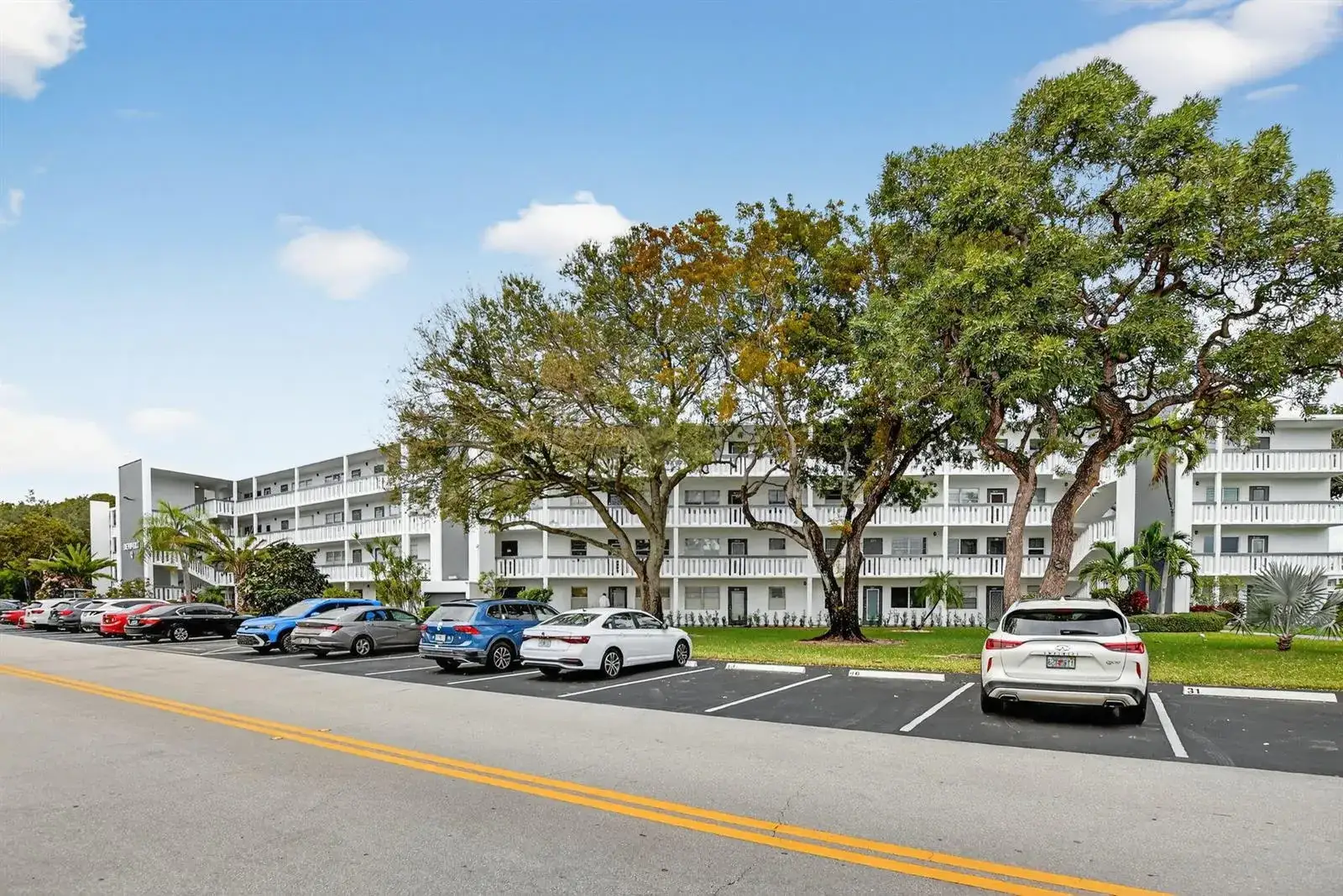 1 bedroom 1 bath Residential for sale at 2070 NEWPORT Q Drive, Deerfield Beach FL 33442