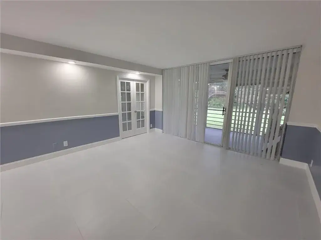 3 bedroom 2 bath Residential for sale at 800 E CYPRESS Lane # 202, Pompano Beach FL 33069