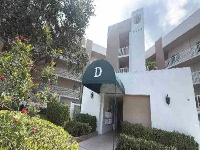 2 bedroom 2 bath Residential for sale at 9563 WELDON Circle # D311, Tamarac FL 33321