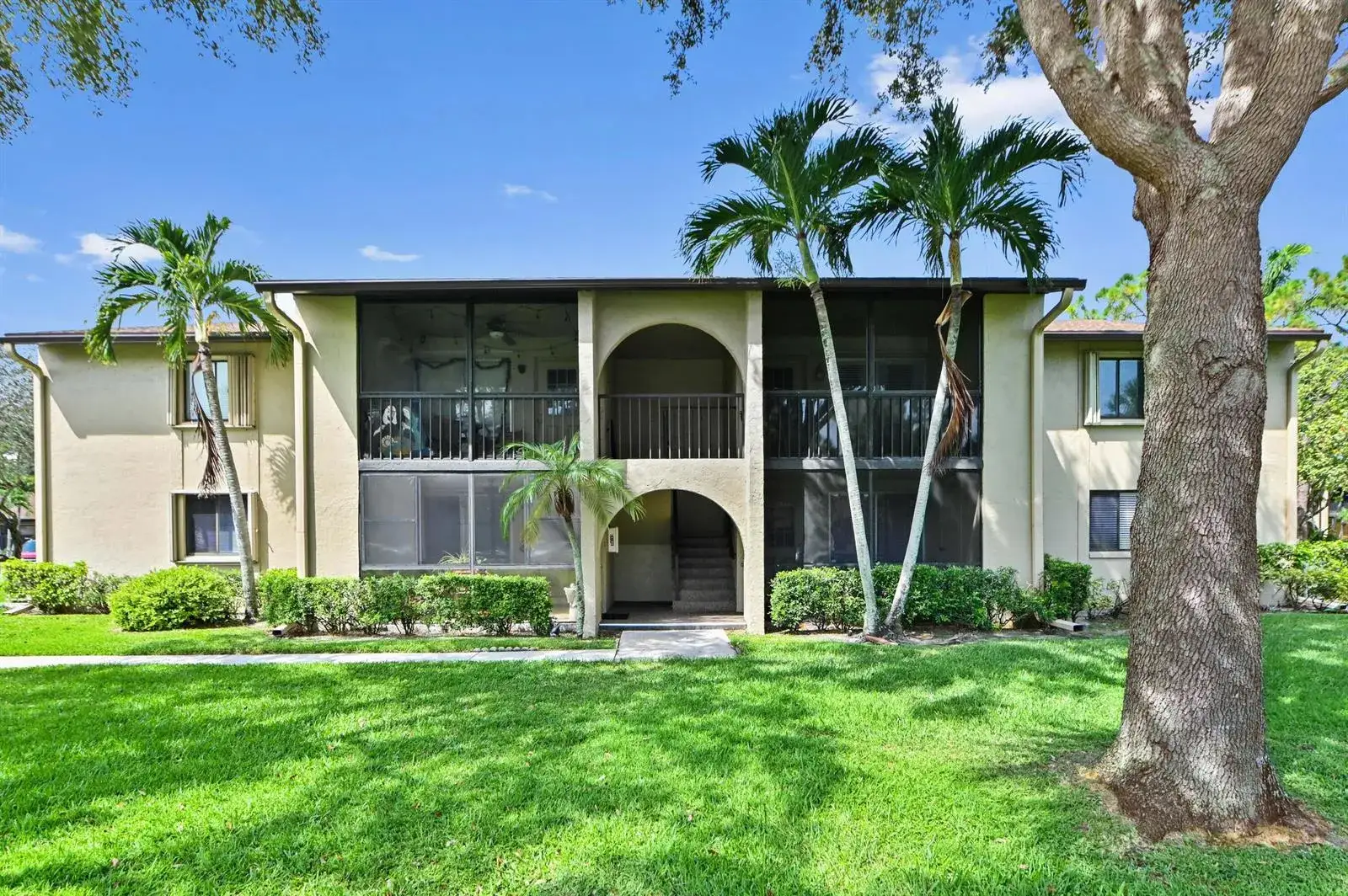 2 bedroom 1 bath Residential for sale at 539 Shady Pine Way # C1, FL 33415