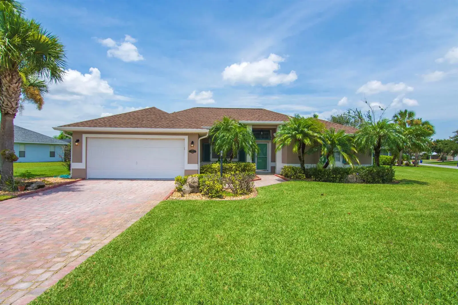 4 bedroom 3 bath Residential for sale at 1025 SOUTHLAKES Way SW, Vero Beach FL 32968