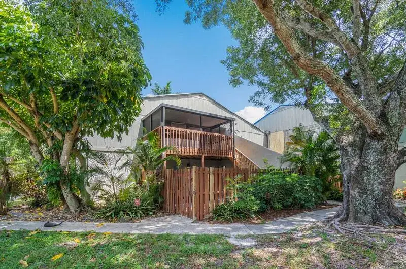 2 bedroom 1 bath Residential for sale at 2 CROSSINGS Circle E, Boynton Beach FL 33435