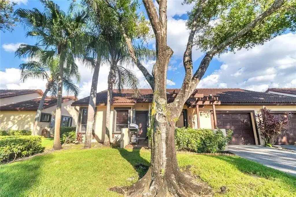 2 bedroom 2 bath Residential for sale at 7212 PRIMROSE Lane # 7212, Tamarac FL 33321