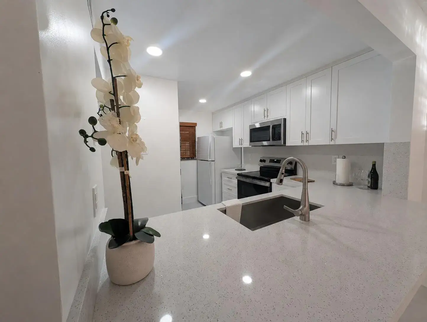 2 bedroom 2 bath Residential Lease for rent at 10317 NW 9th St Circle # 9, Miami FL 33172