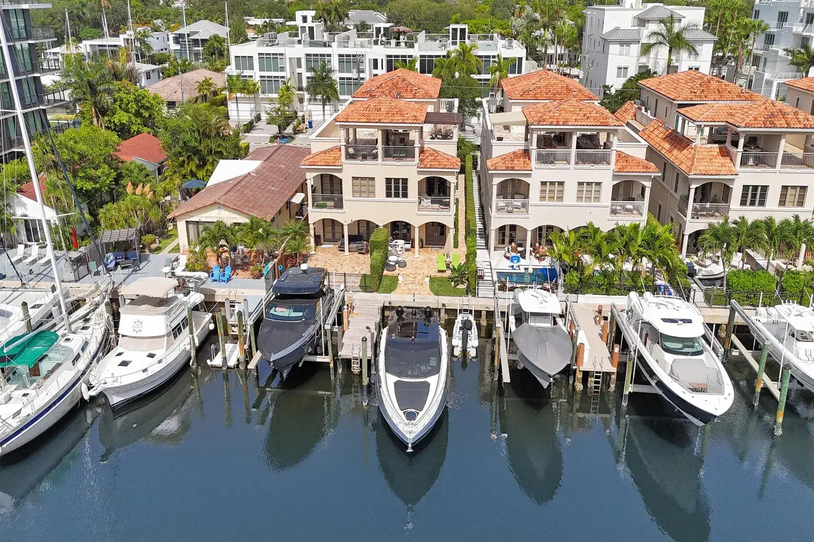 3 bedroom 3 bath Residential for sale at 210 HENDRICKS Isle, Fort Lauderdale FL 33301