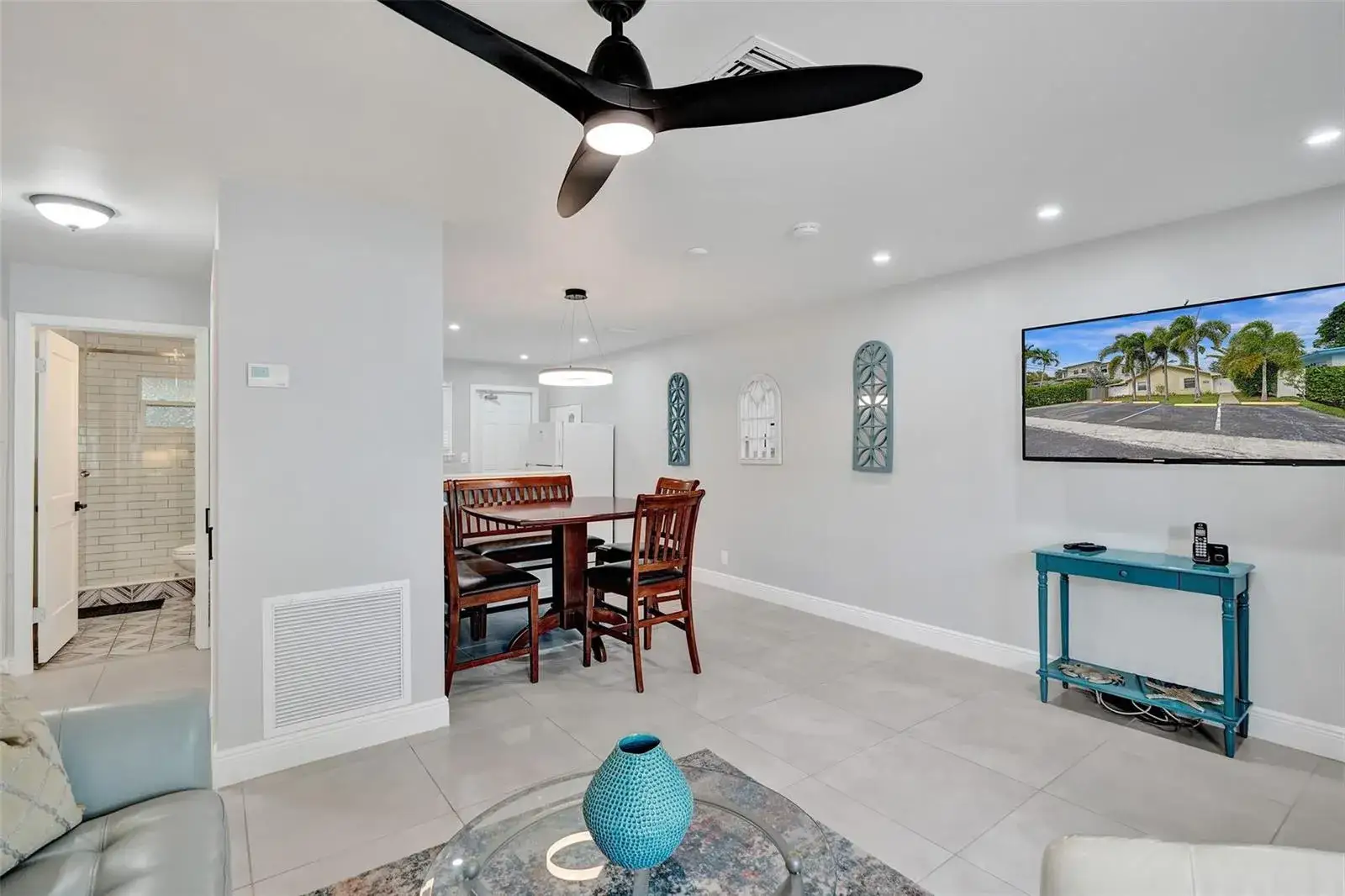 2 bedroom 1 bath Residential Lease for rent at 901 SE 14TH Court # 1, Fort Lauderdale FL 33316