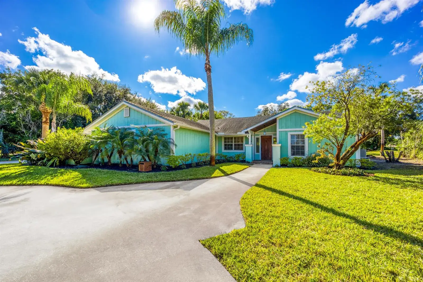 3 bedroom 2 bath Residential for sale at 2232 SW RACQUET CLUB Drive, Palm City FL 34990