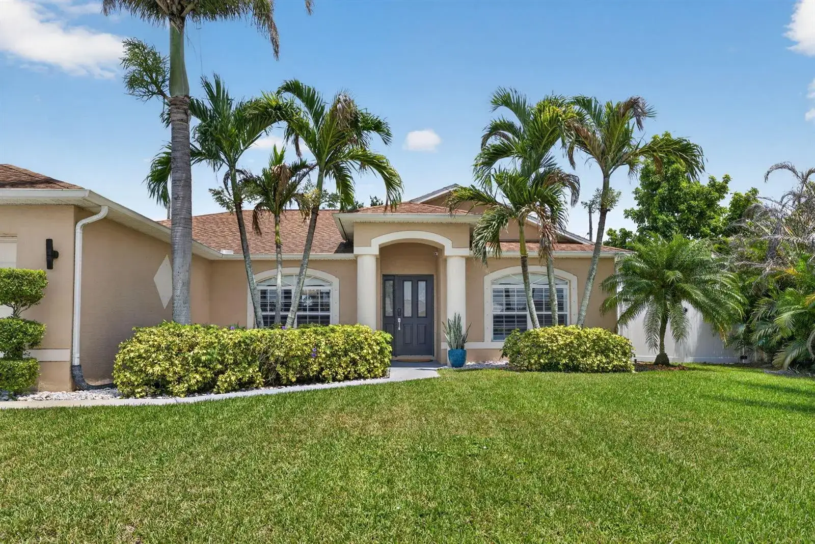 3 bedroom 2 bath Residential for sale at 709 SW Jacoby Avenue, Port St. Lucie FL 34953