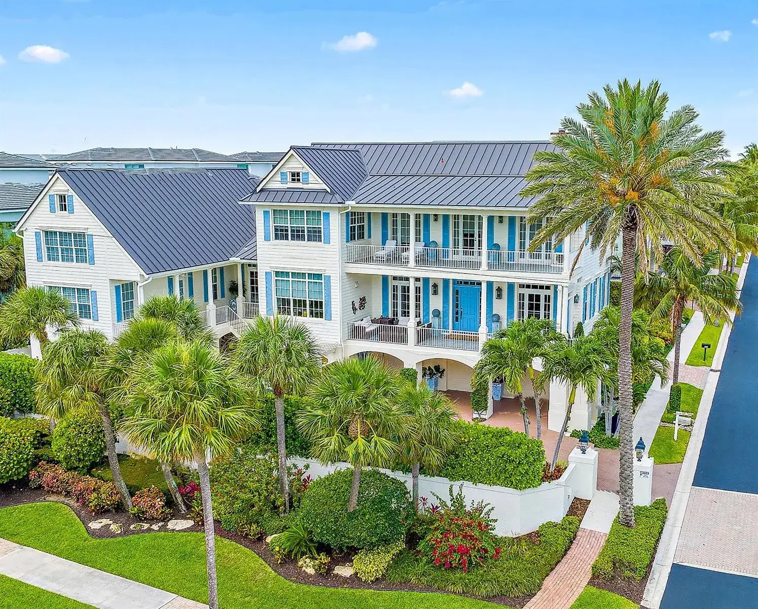 4 bedroom 5 bath Residential for sale at 410 Old Towne Lane, Juno Beach FL 33408