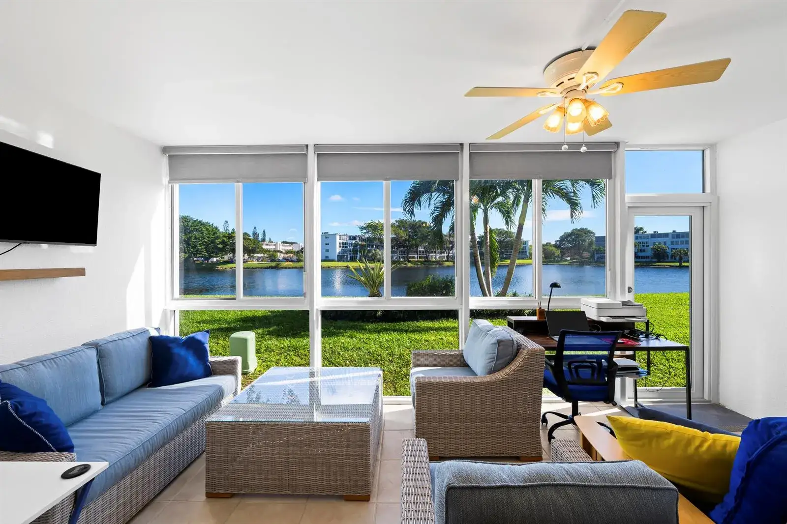 1 bedroom 1 bath Residential for sale at 1111 CAMBRIDGE E, Deerfield Beach FL 33442