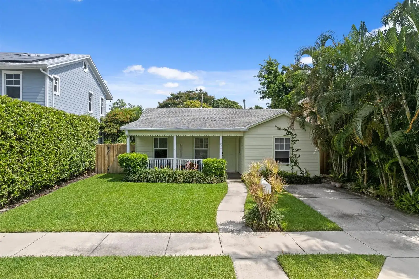 2 bedroom 2 bath Residential for sale at 521 33RD Street, West Palm Beach FL 33407