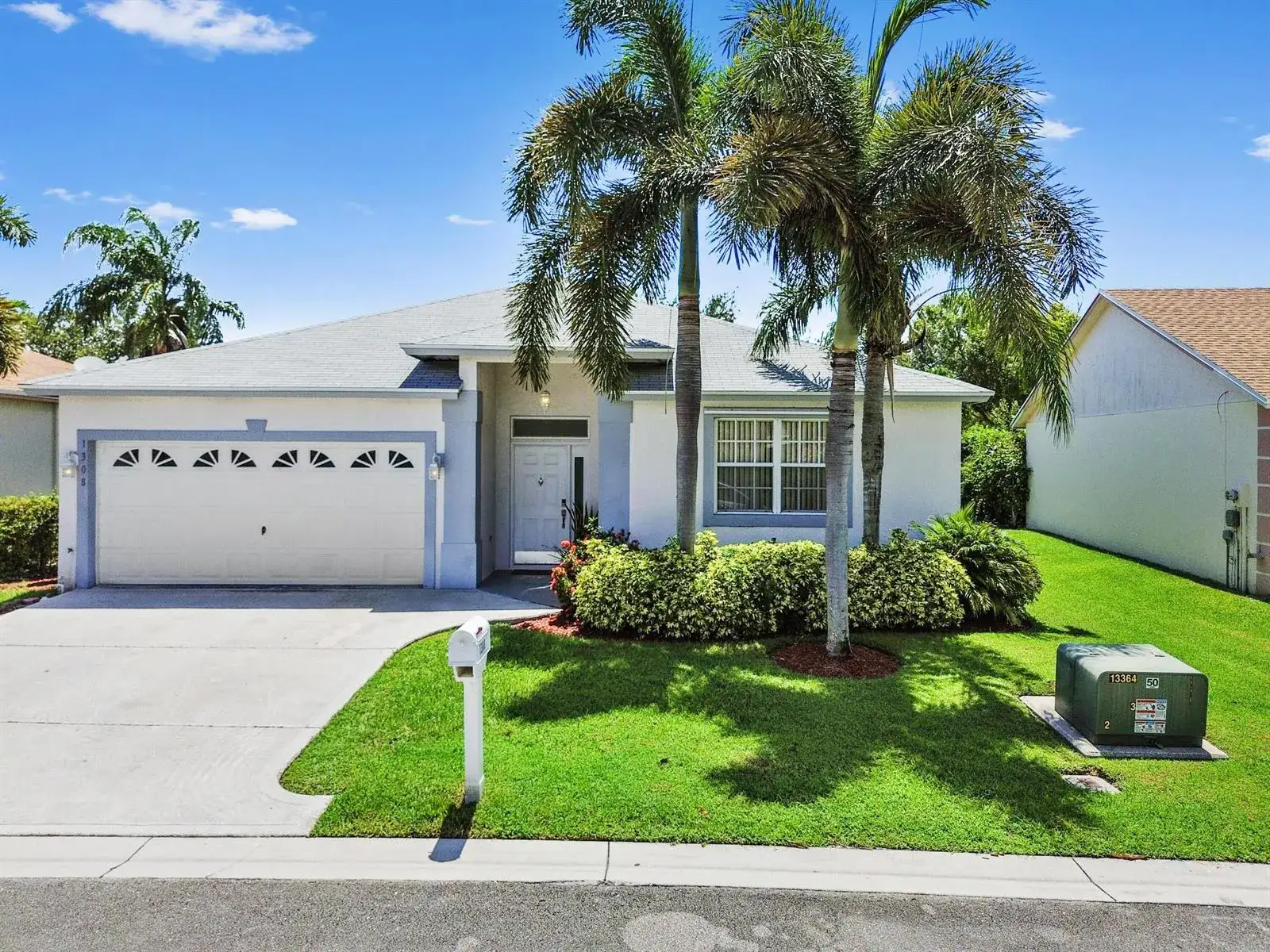 2 bedroom 2 bath Residential for sale at 1308 Fishers Place, FL 33413