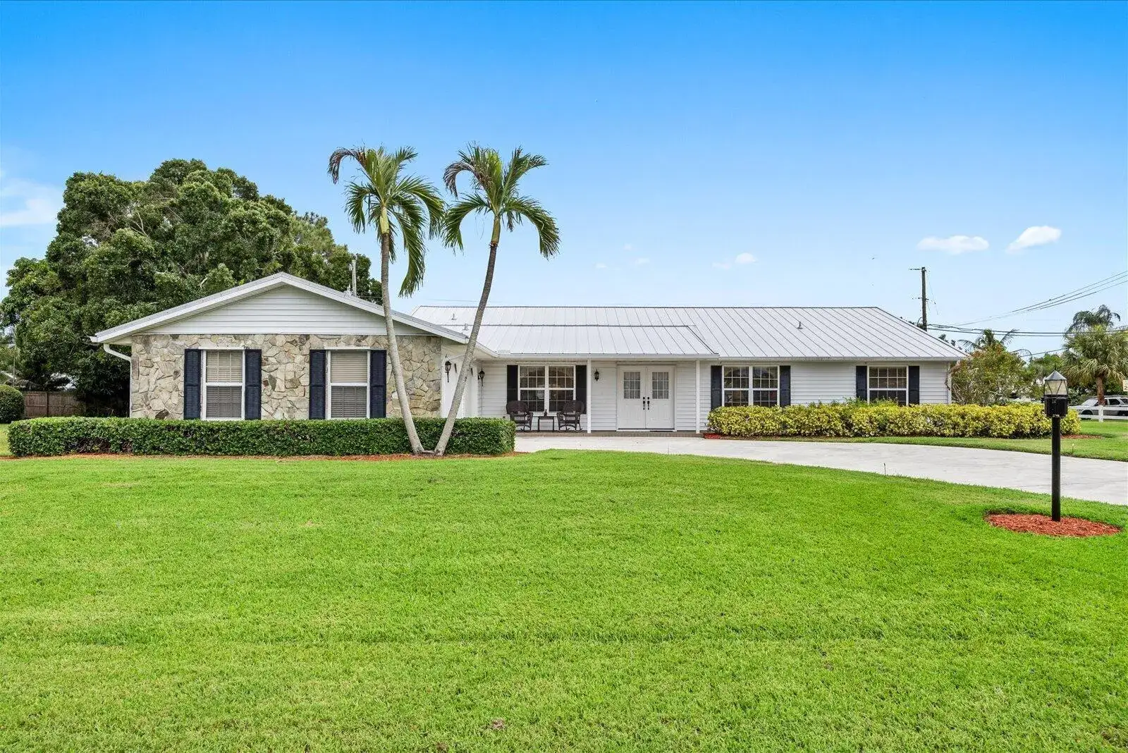 3 bedroom 2 bath Residential for sale at 2375 NW Cove View, Stuart FL 34994