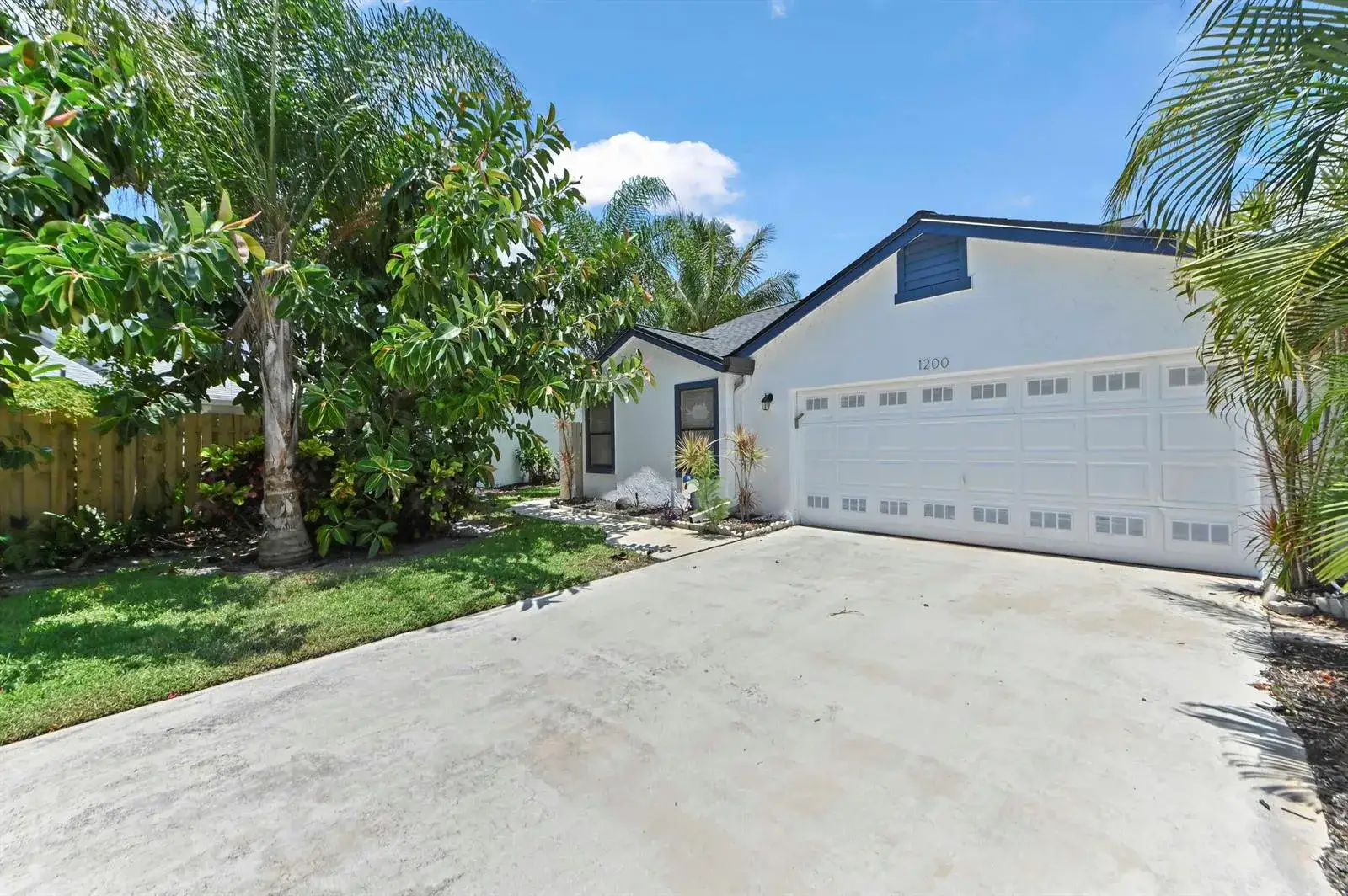 2 bedroom 2 bath Residential for sale at 1200 NW 18th Avenue, Delray Beach FL 33445