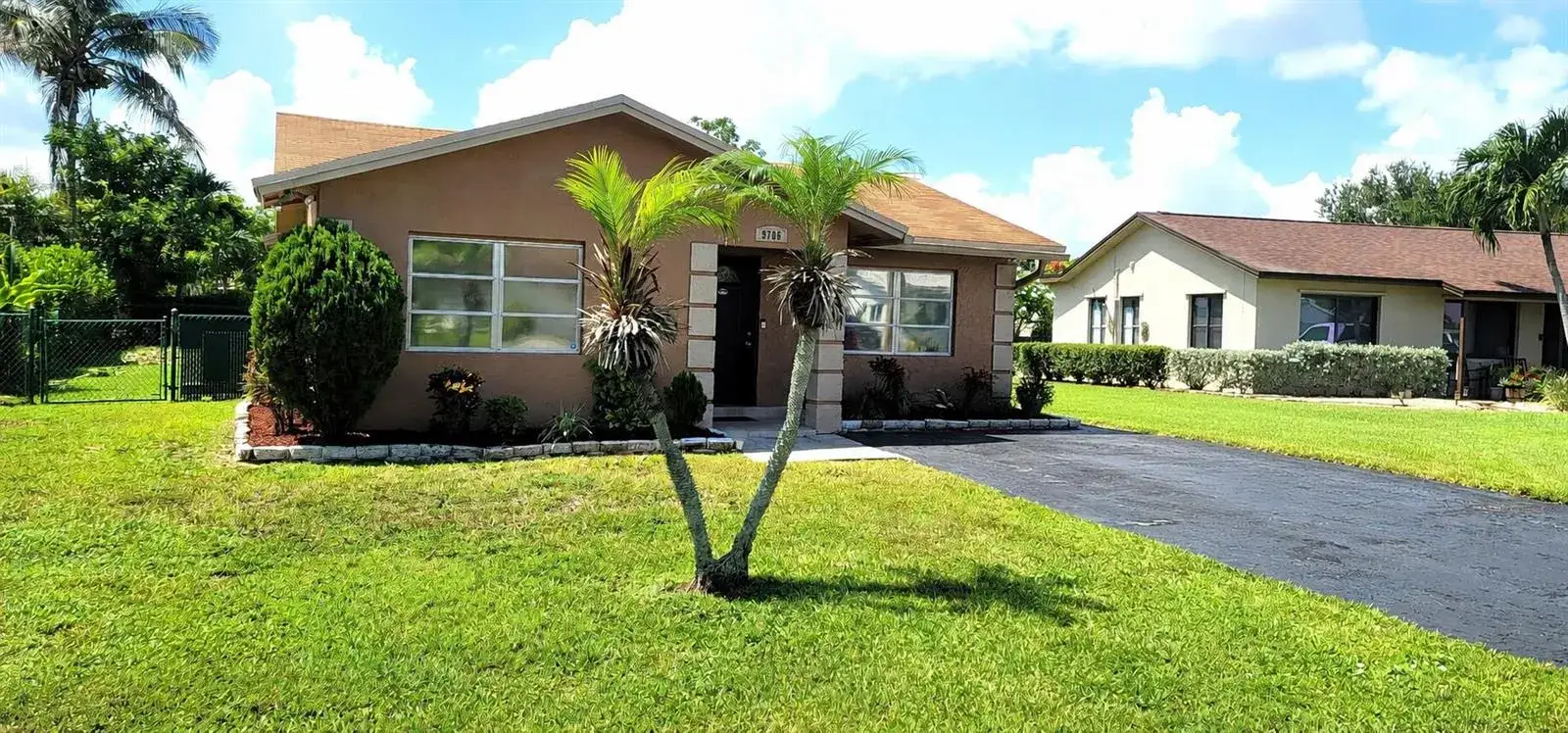 2 bedroom 1 bath Residential for sale at 9706 NW 71ST Street, Tamarac FL 33321