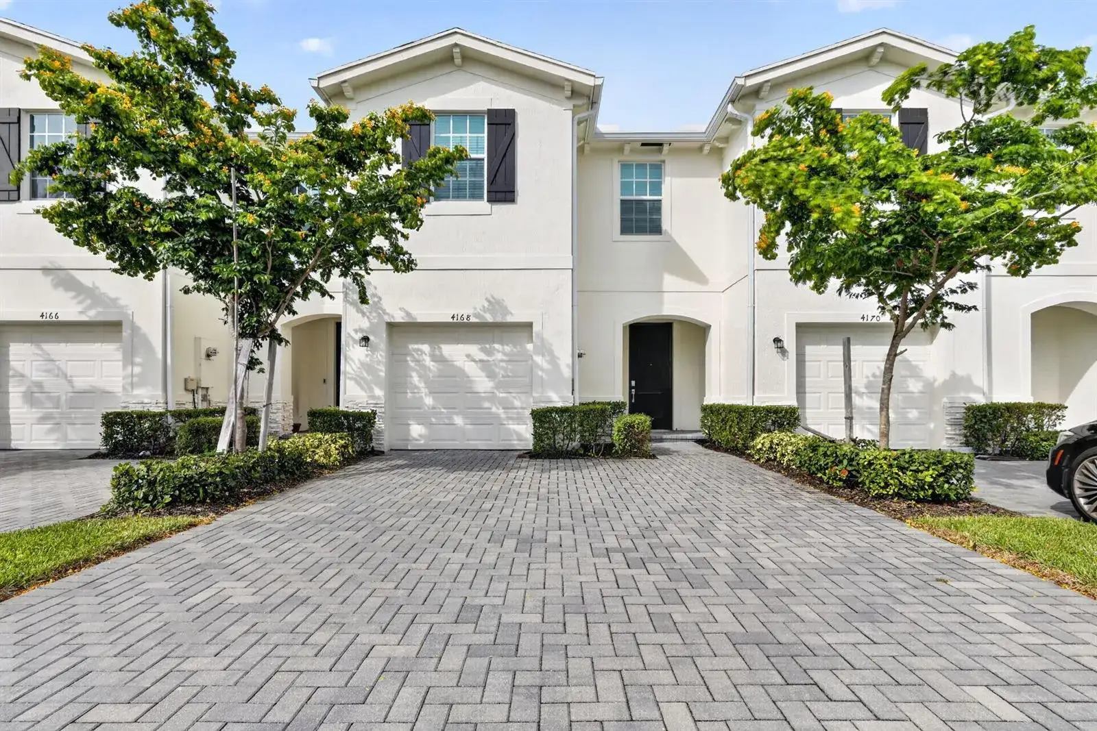 3 bedroom 2 bath Residential for sale at 4168 Lagoon Shore Drive, Lake Worth FL 33467