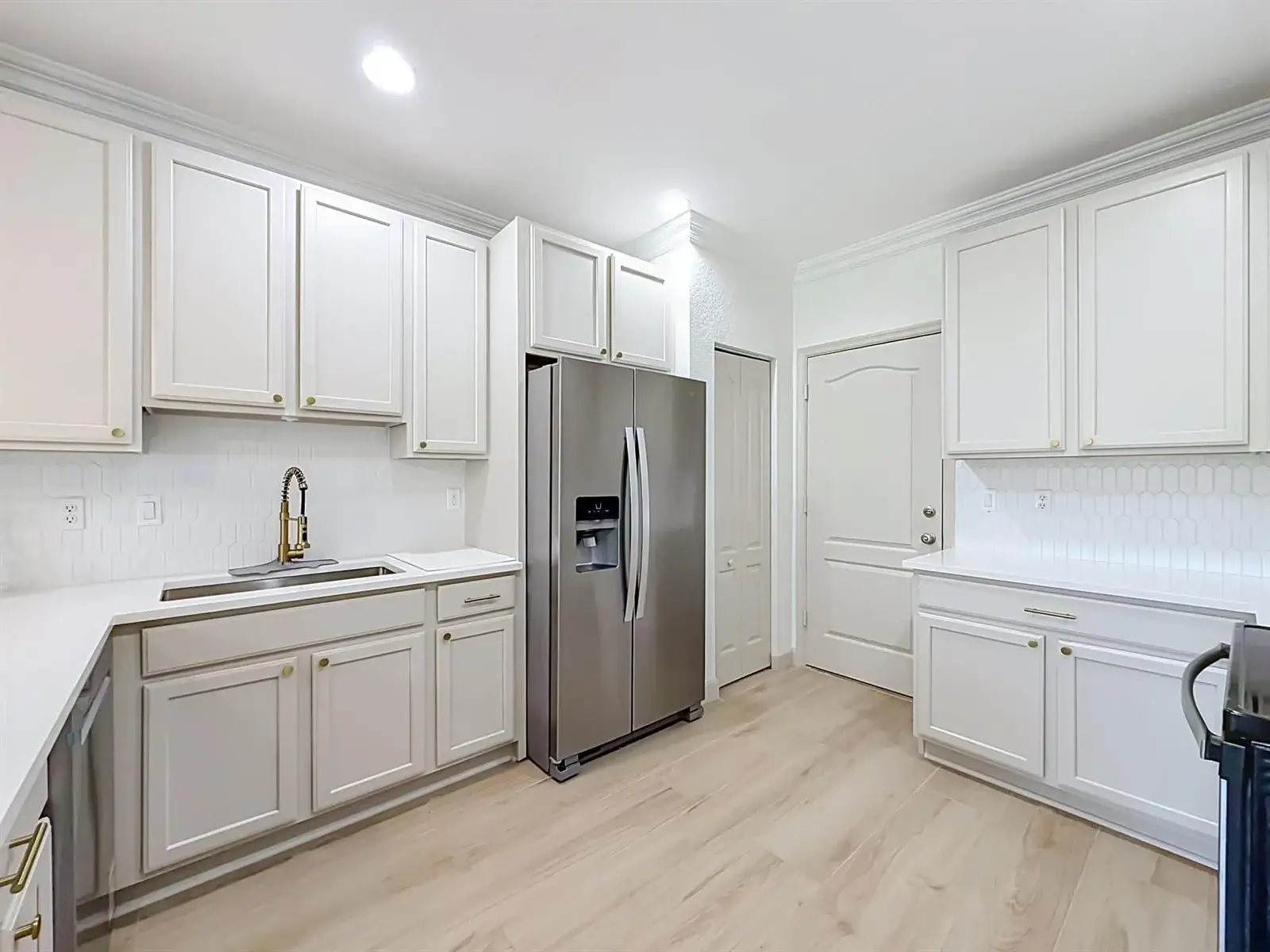 3 bedroom 2 bath Residential for sale at 4106 WINDMILL PALM Way, FL 33463