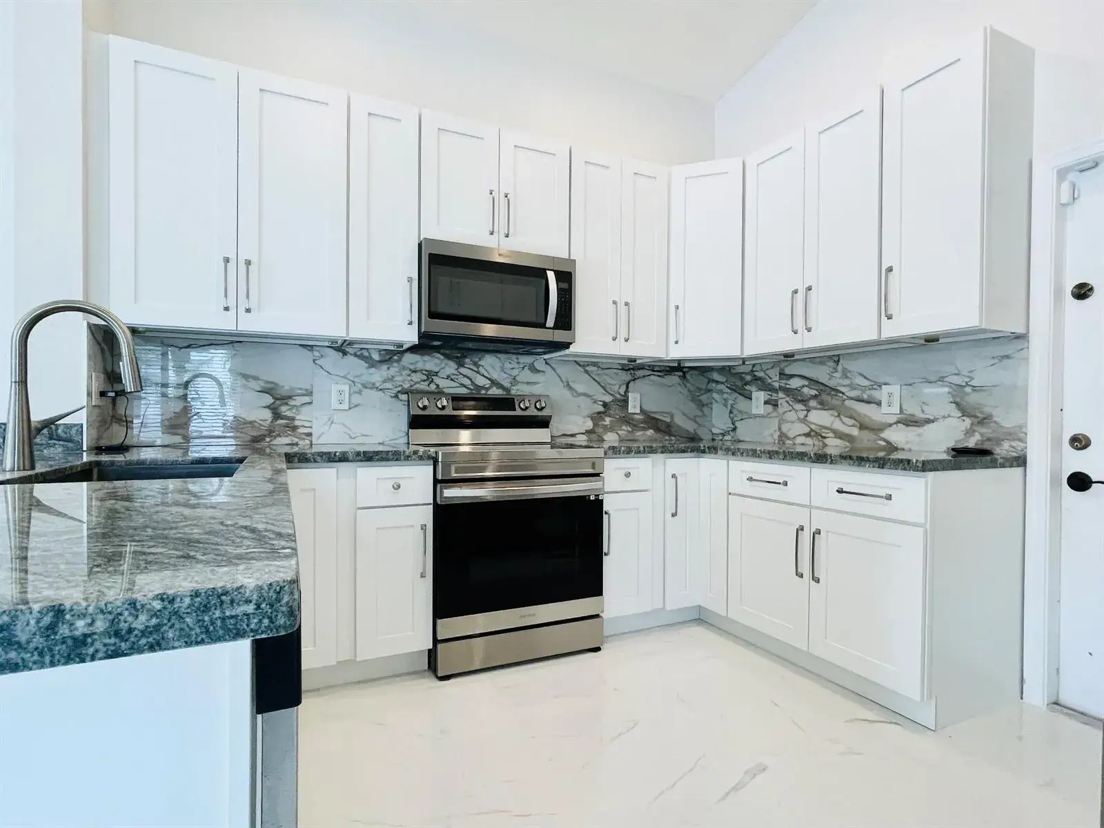 3 bedroom 2 bath Residential Lease for rent at 4354 Mahogany Ridge Drive, Weston FL 33331