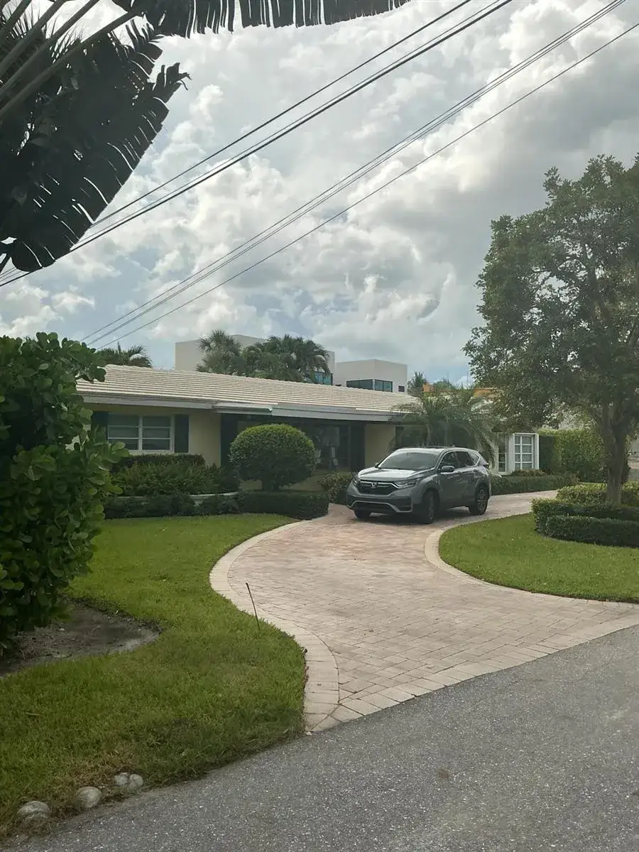3 bedroom 3 bath Residential for sale at 210 PALM Trail, Delray Beach FL 33483