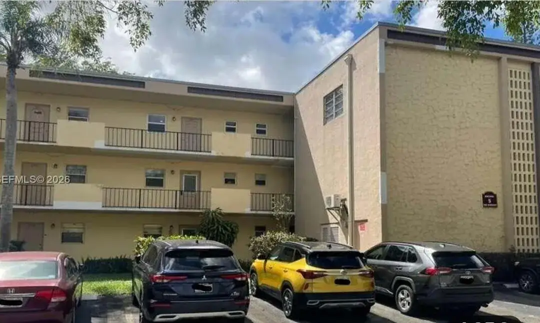2 bedroom 2 bath Residential for sale at 100 ASHBURY Road # 206, Hollywood FL 33024