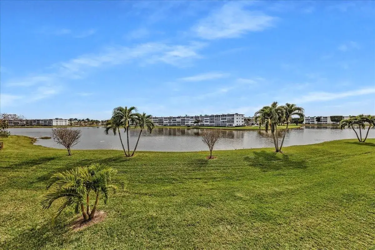 2 bedroom 2 bath Residential for sale at 2047 WOLVERTON C, Boca Raton FL 33434