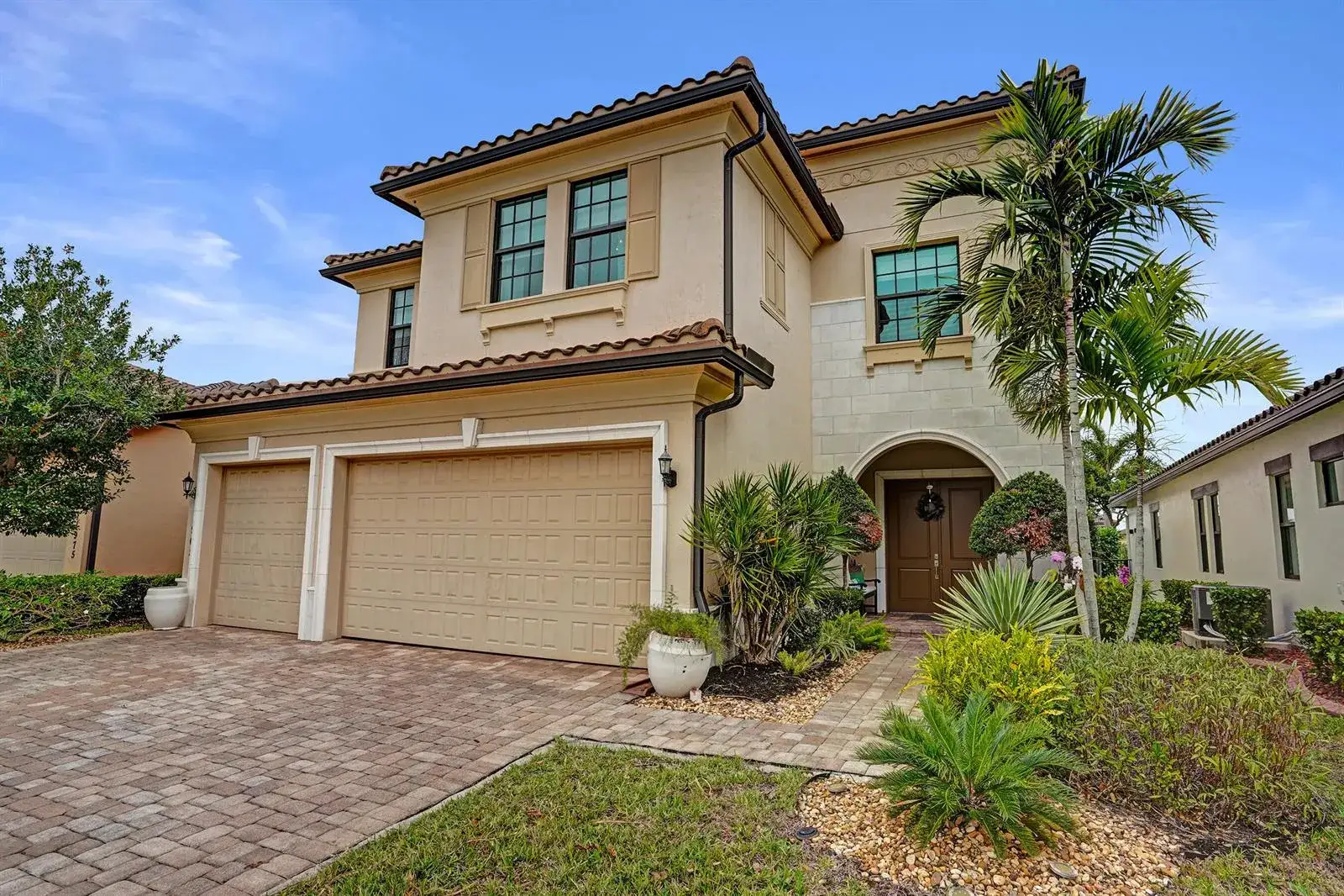 5 bedroom 4 bath Residential for sale at 11965 S BAYPOINT Circle, Parkland FL 33076