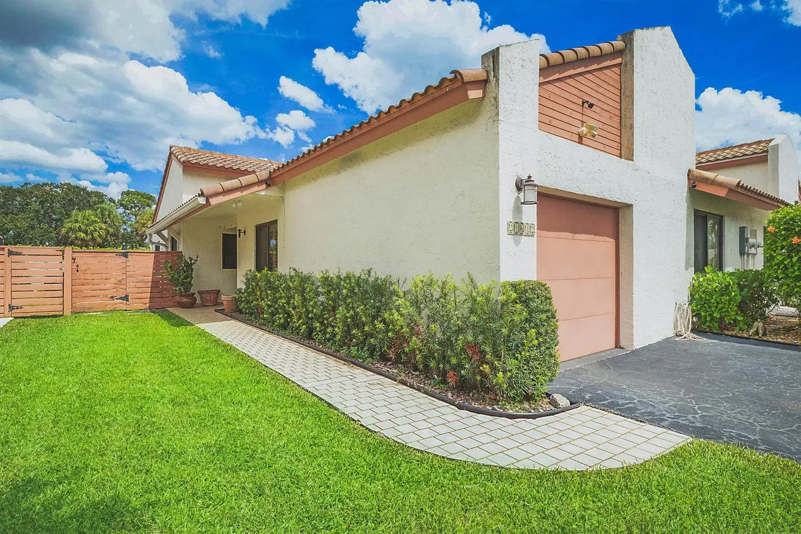 3 bedroom 2 bath Residential for sale at 21612 CASA MONTE Court, Boca Raton FL 33433