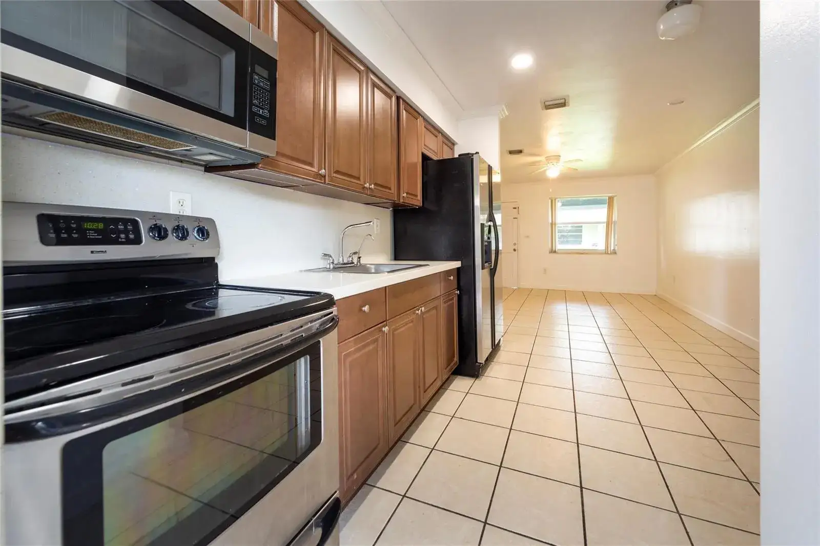 2 bedroom 1 bath Residential Lease for rent at 6170 SW 43RD Street # 2, Davie FL 33314