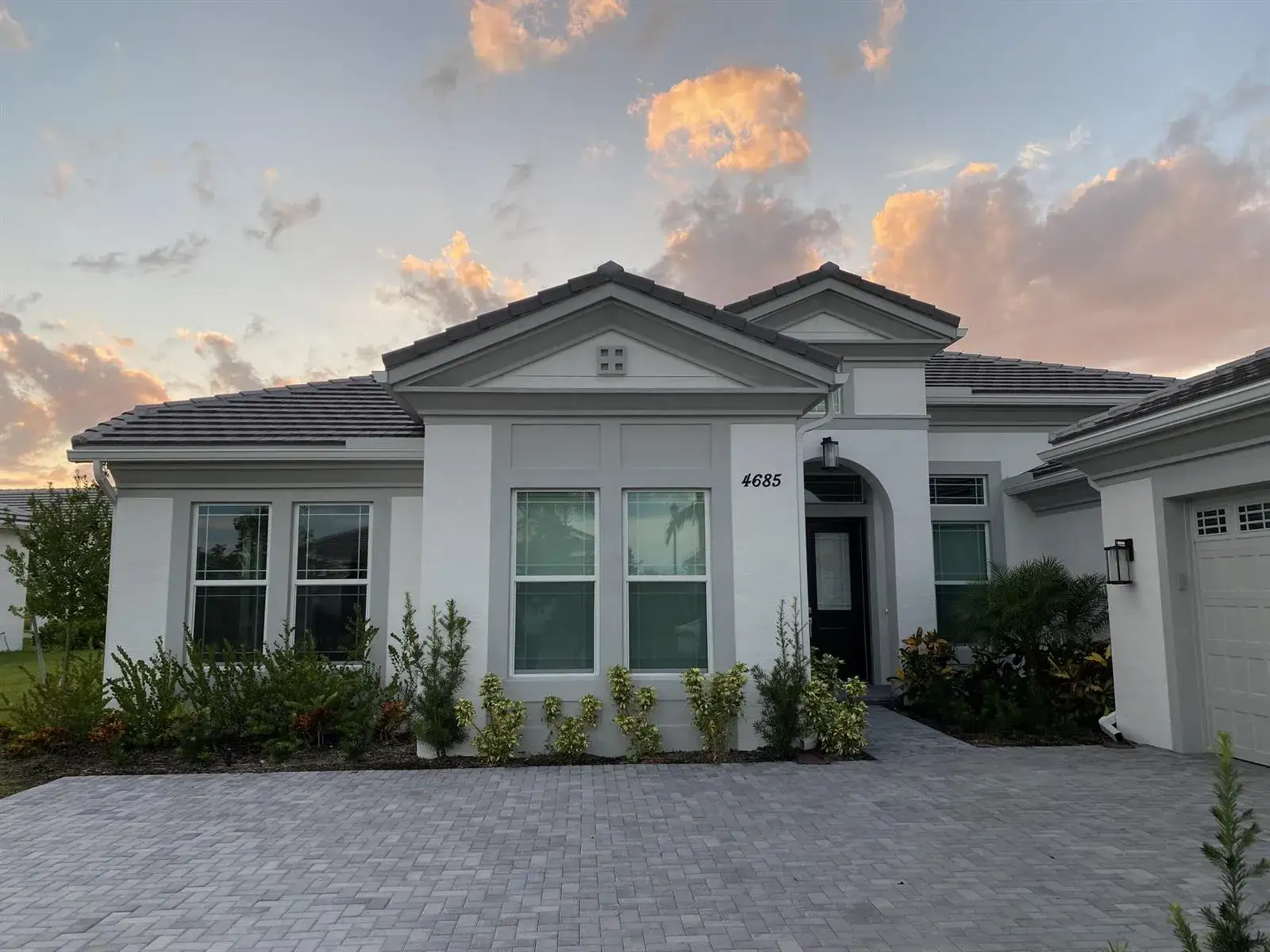 5 bedroom 4 bath Residential Lease for rent at 4685 Estates Circle, FL 33470