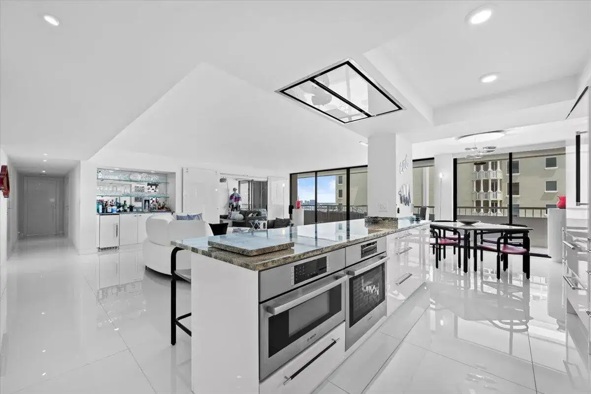 5280 N Ocean Drive # 10C, Riviera Beach FL 33404